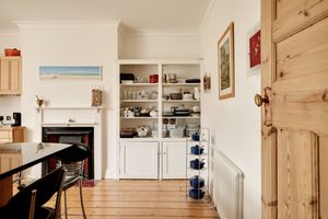 Kitchen/Breakfast Room- click for photo gallery